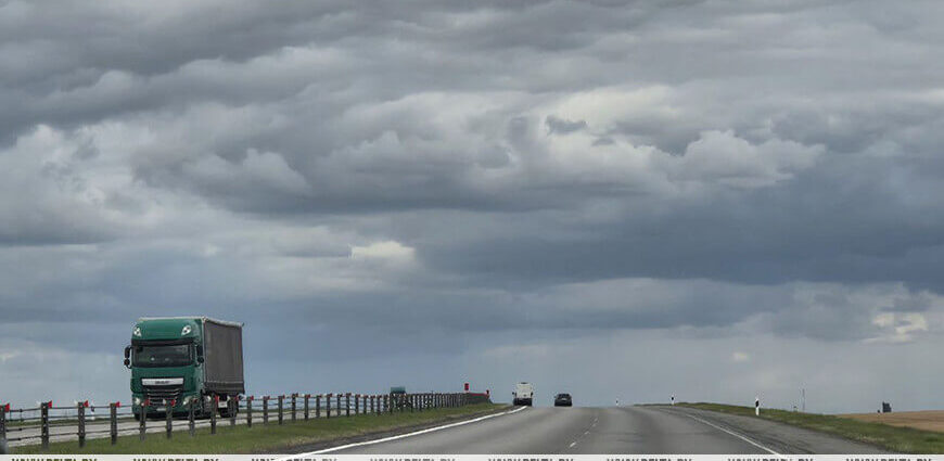 Оранжевый уровень опасности из-за сильных дождей и гроз объявлен в Беларуси на 23 мая