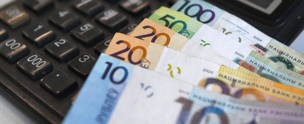 Средняя зарплата в Беларуси выросла по итогам апреля