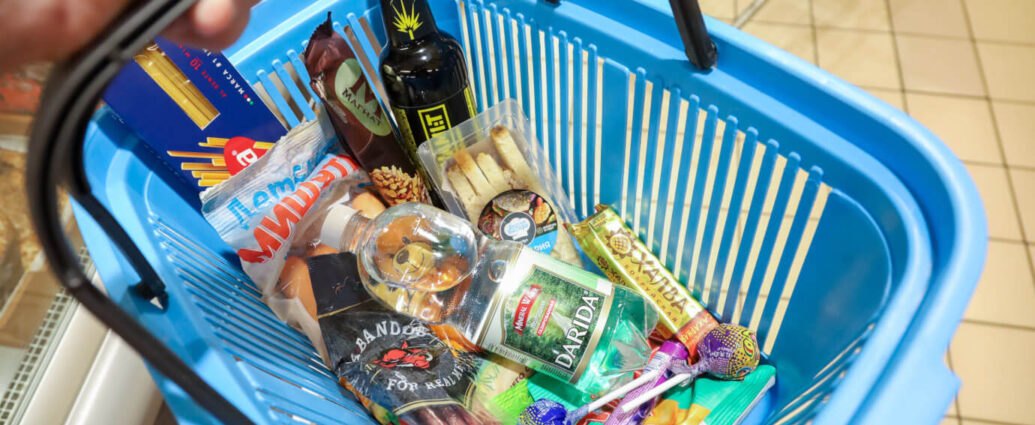 «Санта» раздает более 1000 призов. Как за покупки получить авто, деньги или сертификаты?