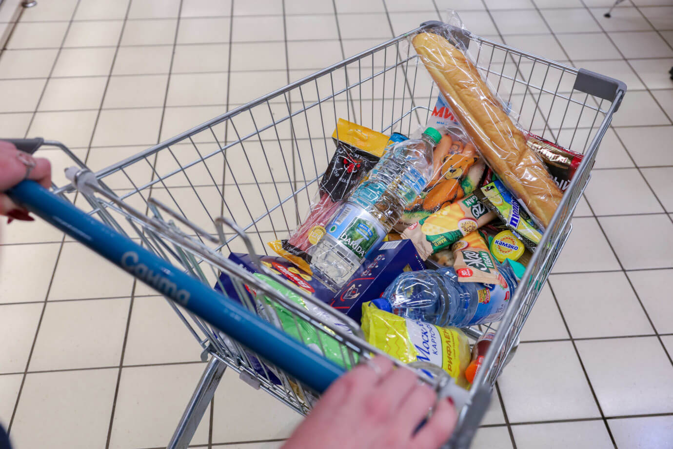 «Санта» раздает более 1000 призов. Как за покупки получить авто, деньги или сертификаты?