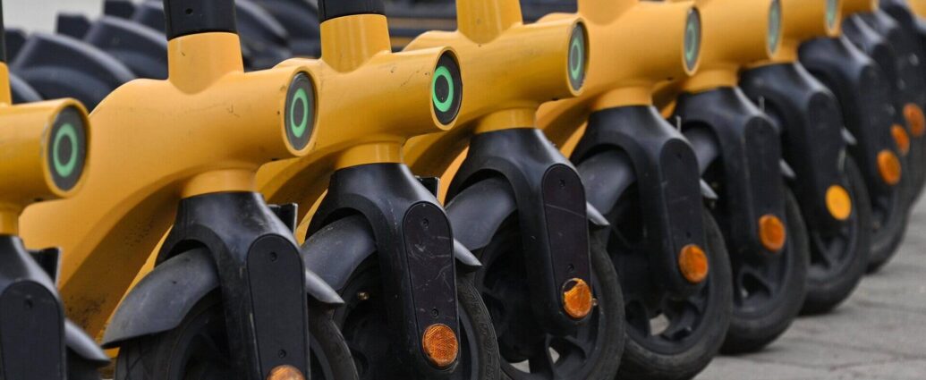 Самокатчики и велосипедисты будут ездить с сентября по новым правилам