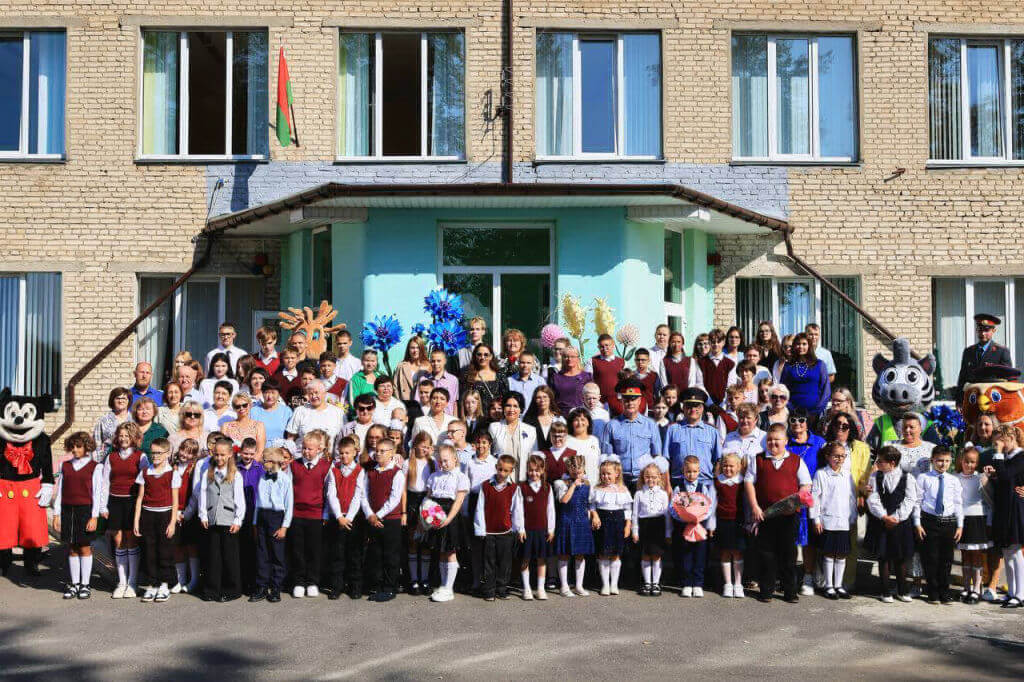 Начальник УВД поздравил учеников Василевичской спецшколы-интернат с Днем знаний