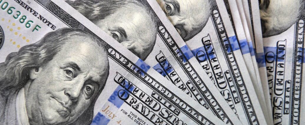 Снова мошенники: пенсионерка лишилась $90 тыс. и едва не продала квартиру