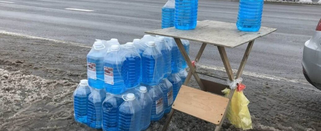 Автомобильную „омывайку“ с этанолом нашли в продаже в Беларуси