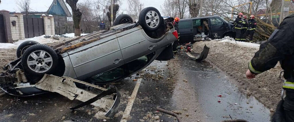 ДТП в Речице: работники МЧС деблокировали водителя