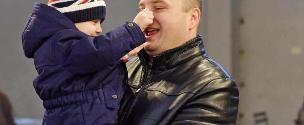 Врачи назвали риски позднего отцовства — хорошего мало