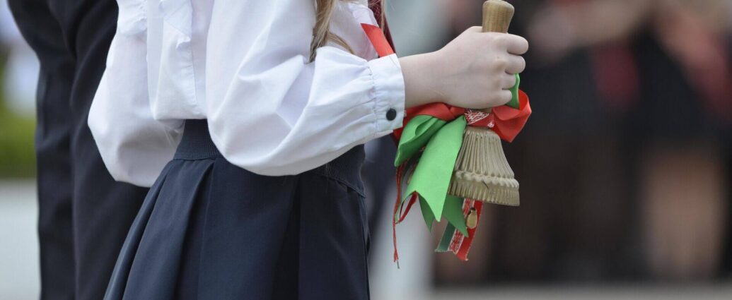 Последние звонки в школах прозвенят 23 мая