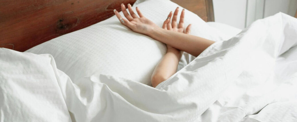 Врач рассказала, когда нужно ложиться спать, чтобы сбросить лишний вес