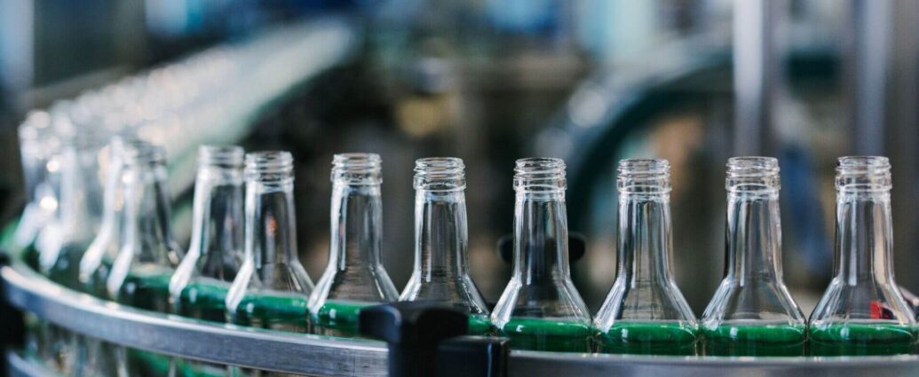 Этиловый спирт из непищевого сырья больше не будут добавлять в алкоголь