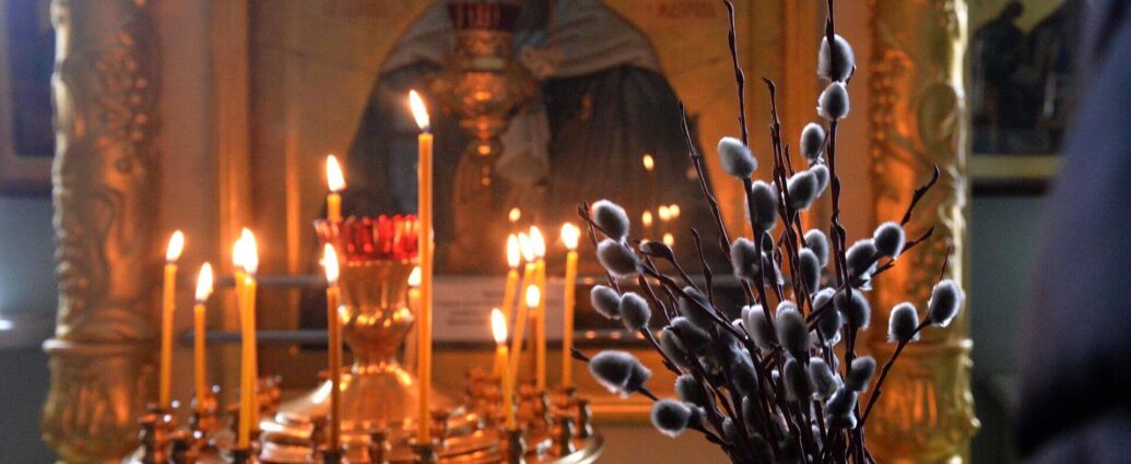 У православных верующих сегодня Вербное воскресенье, а у католиков — Пасха