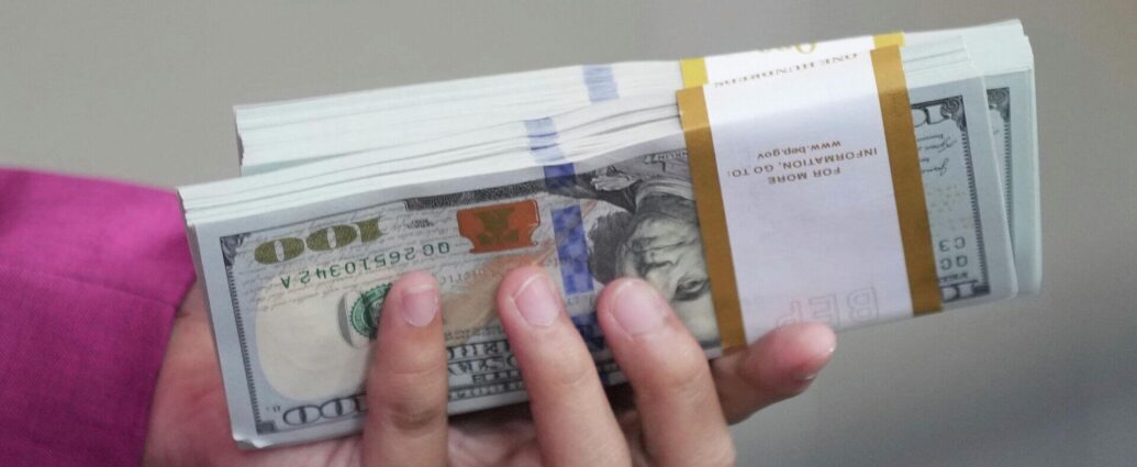 Бронированный грузовик ограбили на $1,8 млн в США