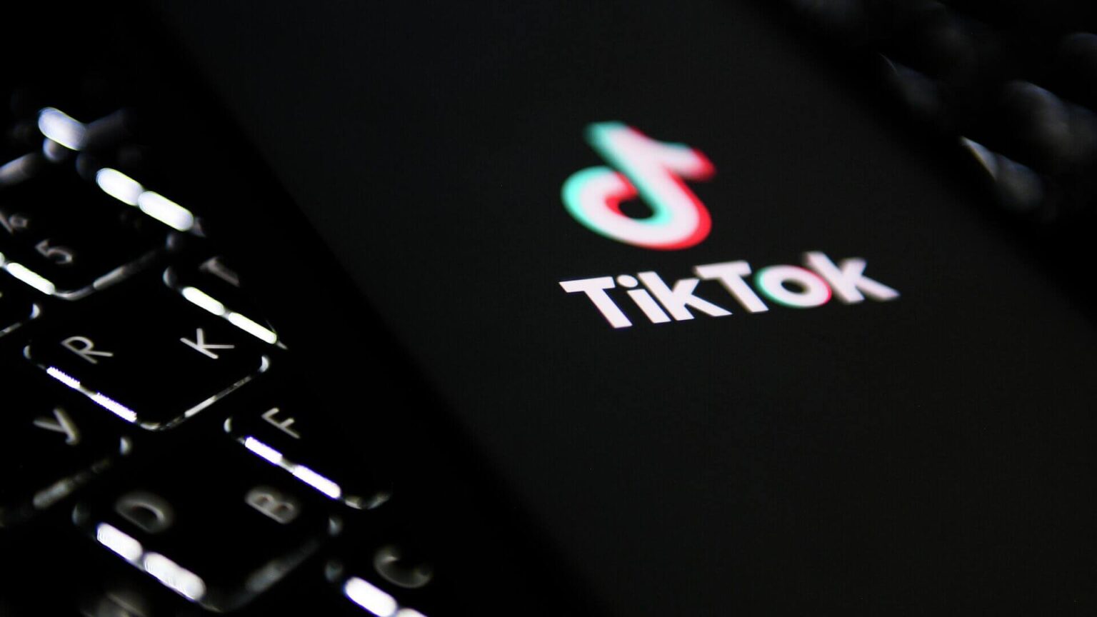 Threads и TikTok приготовиться: СК усилит контроль за контентом в соцсетях