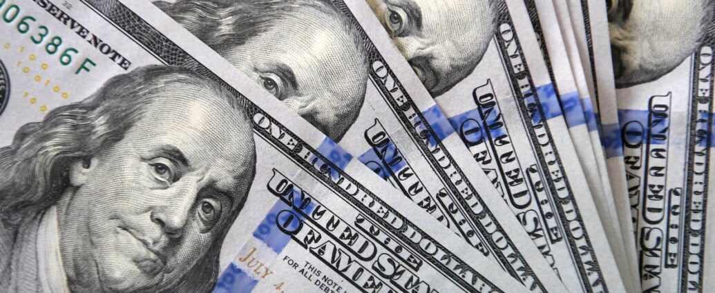 Мошенники обвинили белоруса в госизмене, но „простили“ его за $10 тысяч