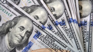 Мошенники обвинили белоруса в госизмене, но „простили“ его за $10 тысяч