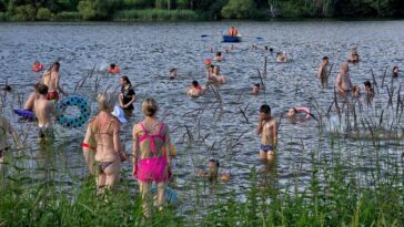 Ограничения и запреты на купание введены на нескольких пляжах Беларуси