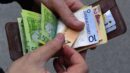 Белорусы продолжают нести рубли в банки