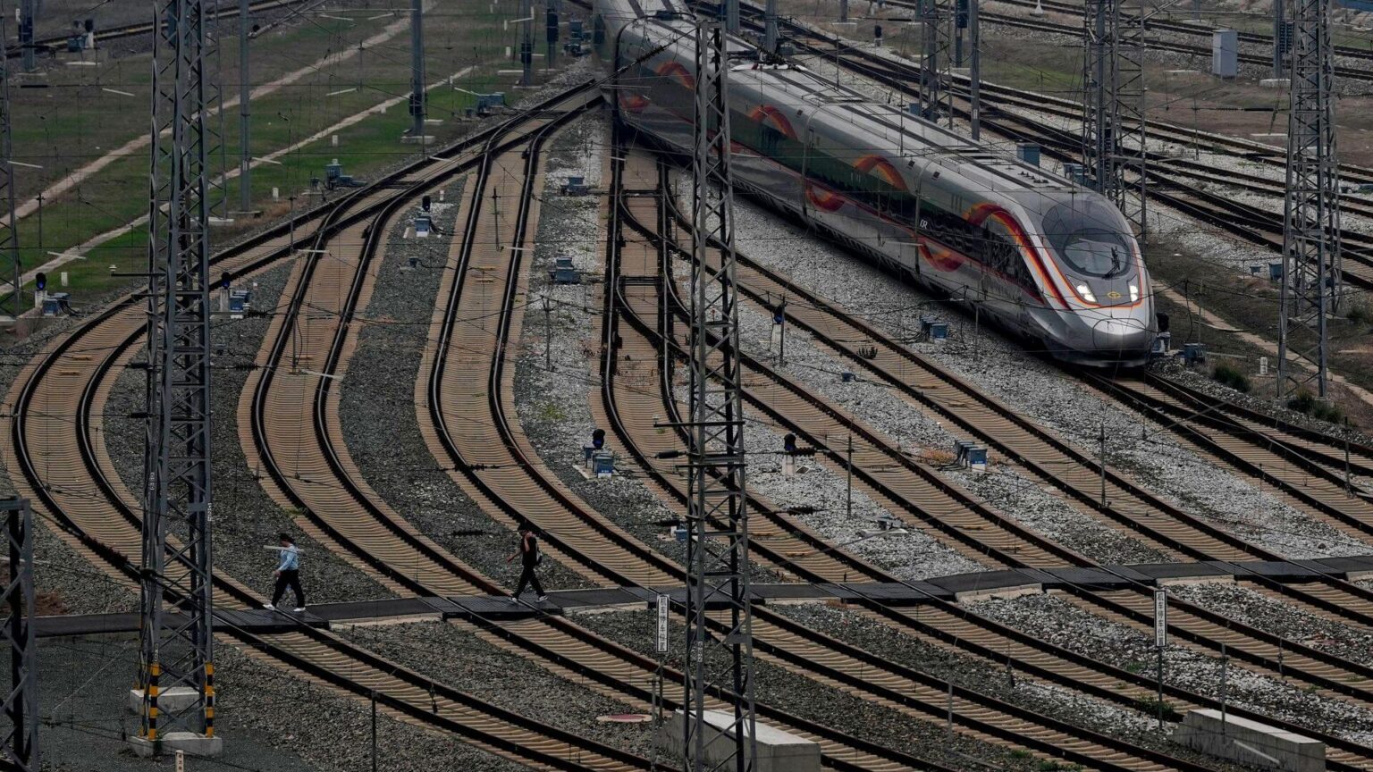 Скоростной поезд в Китае разогнался с 0 до 800 км/ч за 5 секунд