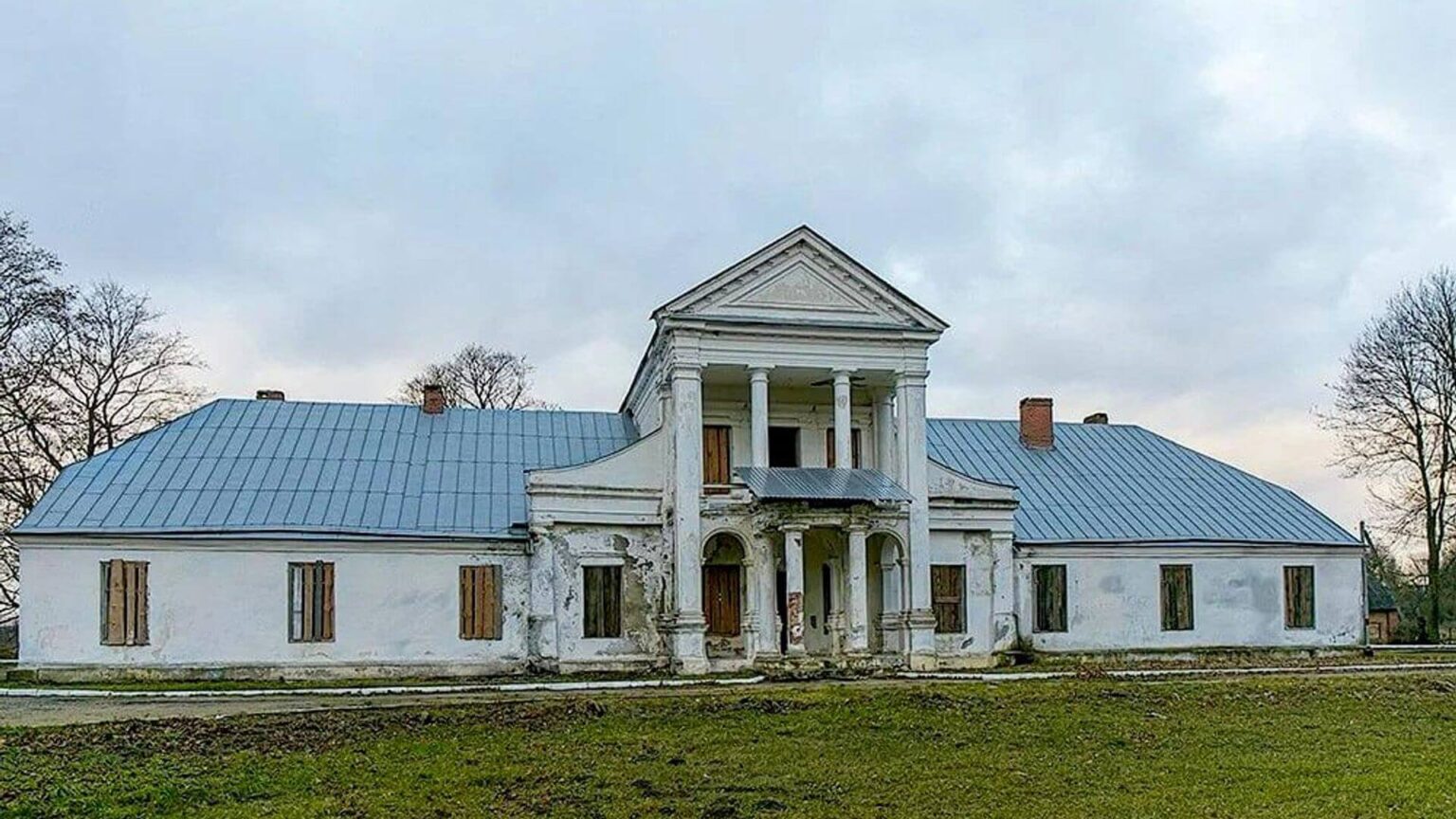 Старинную усадьбу под Волковыском продали за 400-кратную стоимость