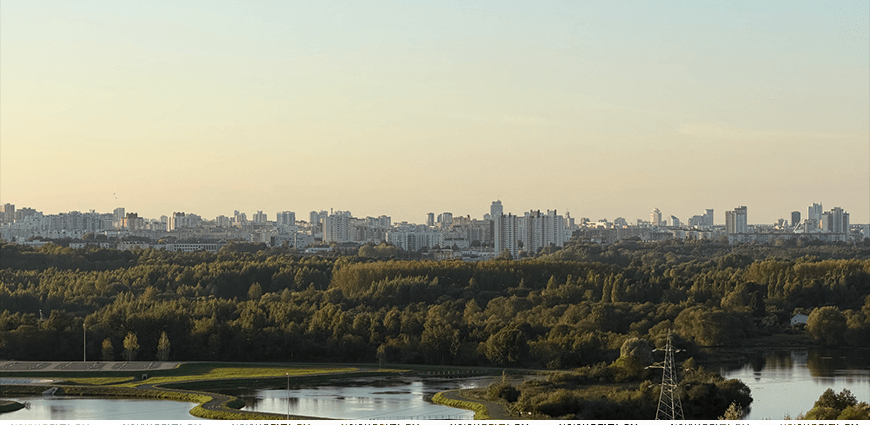 Главные атрибуты — зонты и теплые вещи. Когда в Беларусь придет настоящая осень