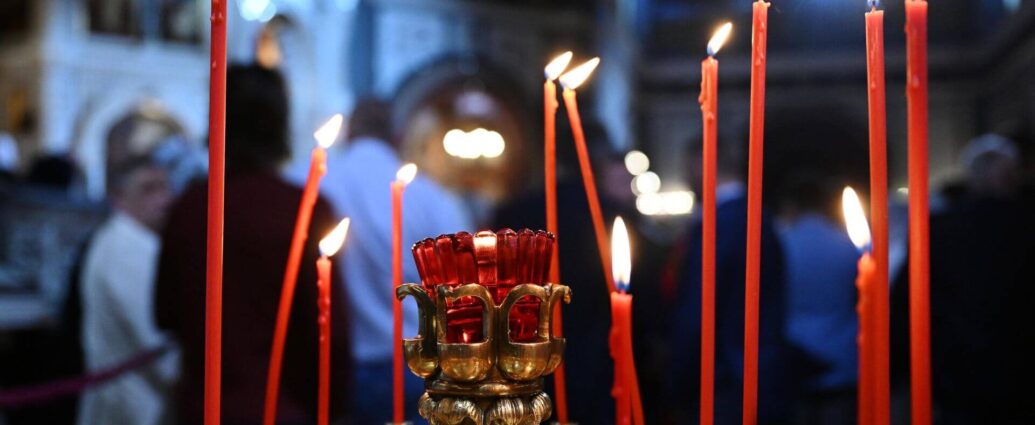 Православные празднуют Воздвижение Креста Господня