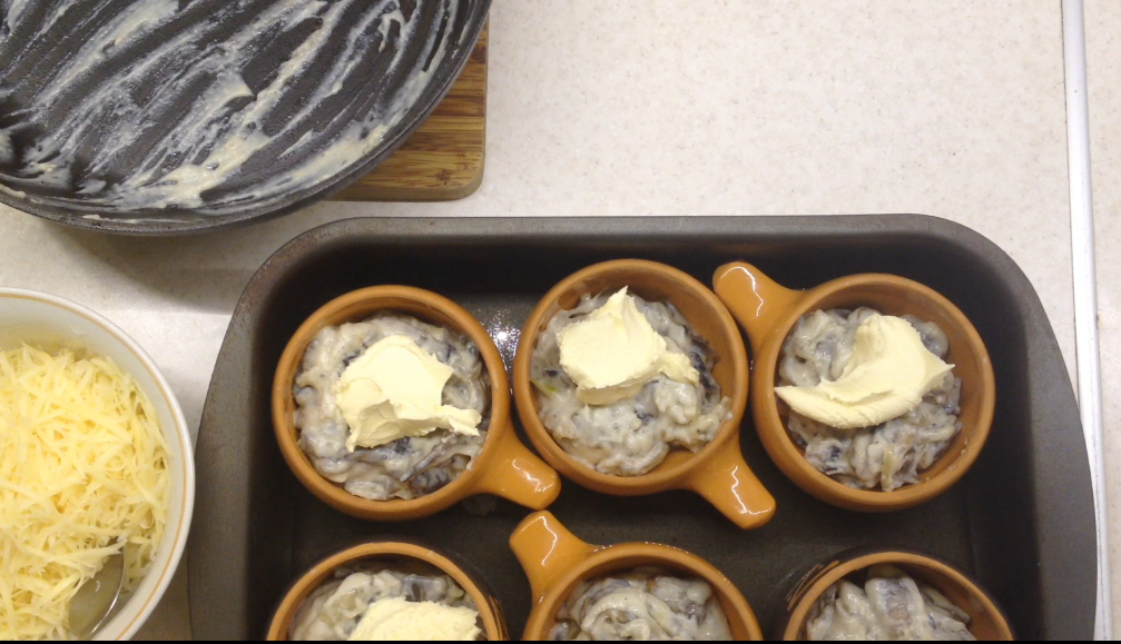 Классический жюльен на основе соуса бешамель бешамель, вкусно, готовка, грибы, еда, жюльен, рецепт